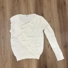 UNIQLO アイボリー Vネック長袖ニット M