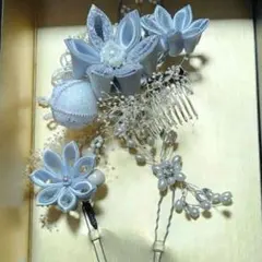 和装髪飾り 花モチーフ シルバーとホワイト