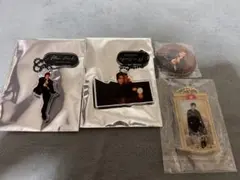 岩田剛典　アクキー等&トレカ30枚セット