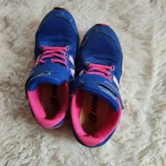 New Balance　19㌢　キッズ スニーカー 青とピンク