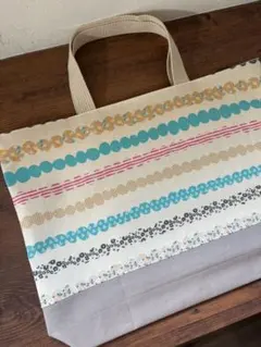 ハンドメイド　レッスンバッグ　絵本バッグ　手提げかばん　北欧風　ナチュラル　花柄