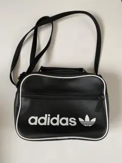 adidas ブラック ショルダーバッグ