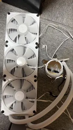 ホワイトファン 5個セットリアンリ lianli 使用時間1時間未満 - メルカリ