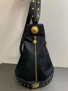 VERSACE（ヴェルサーチ）のメデューサデザイン リュックサック 黒 ブラックのサムネイル