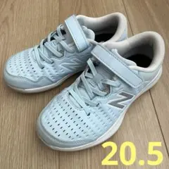 テニスシューズ　20.5