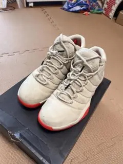 や*ん様 Jordan ベージュ/ピンク　ハイカットスニーカー