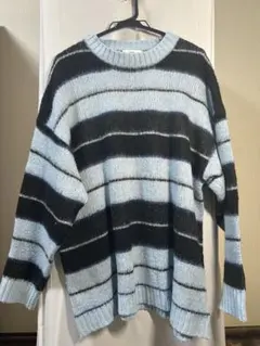 水色と黒のストライプオーバーサイズニット