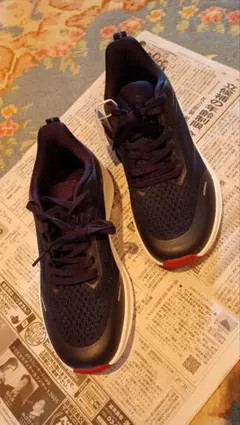 軽量メンズ　スニーカー