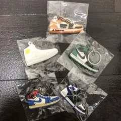 スニーカーキーホルダー