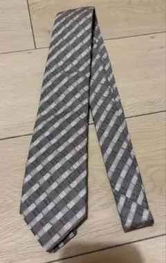 新品未使用 D'URBAN グレー チェック柄 ネクタイ