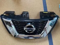 エクストレイルT31 後期 グリル チッピング塗装 - メルカリ