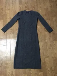 これから活躍しそうな、暖かく、上品なワンピースです。