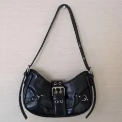 黒い合成皮革ショルダーバッグ