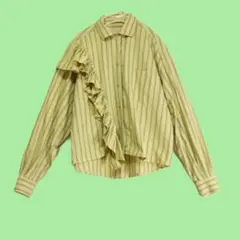 浅緑色のフリルシャツ　リメイク