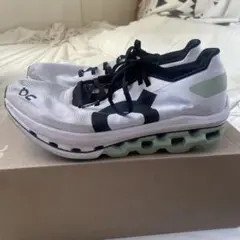 on Cloudboom Echo ホワイト/ブラック US7 24.0cm