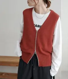 新品【Discoat】ブークレジップ使いベスト テラコッタ