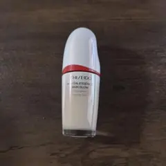 SHISEIDO エッセンス スキングロウ ファンデーション 140