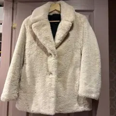 バナナリパブリック モコモコ白ファーコート