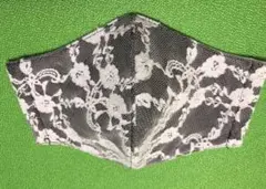 女性用布製黒生地にレース花★手作り立体マスクカバー★ハンドメイドインナーマスク