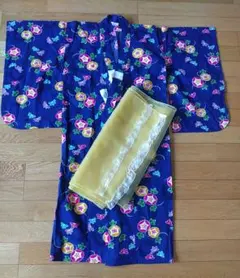 花柄ネイビー浴衣と帯セッ5～6才用