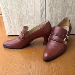 YVES SAINT LAURENT パンプス ポインテッドトゥ 金ロゴ刻印