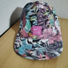 Nike フローラルキャップ