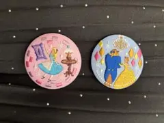 ディズニー　刺繍缶バッジ　美女と野獣　不思議な国のアリス　2つセット