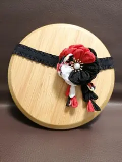 2024お花の髪飾り　黒　ヘアバンド　お食い初めや初節句などに