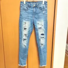 American Eagle スキニーデニム ダメージ加工のサムネイル