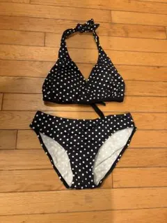 ネイビー水玉ビキニとラッシュガードセット