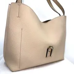 Item thumbnail for item 4b86aec3-1bb8-459c-aefc-7627072a515e