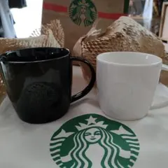 新品スターバックス マグカップ 黒白セット＋ロゴ巾着付