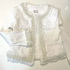 美品　ホワイトデニムノーカラージャケット パール装飾付き