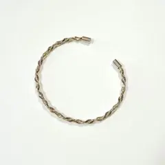 ツイストデザインバングル　ゴールド