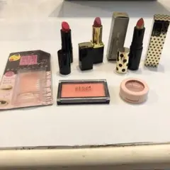 口紅、チーク　アイシャドウなど