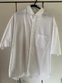 GU半袖白シャツ