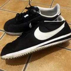 NIKE Classic Cortez ブラック ホワイトのサムネイル