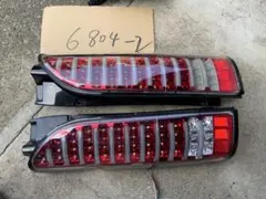 片方玉切れあり　左右不明　左右セット　200系　ハイエース　テールライトのサムネイル
