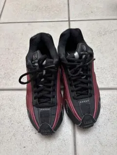 NIKE SHOX R4 24.5センチ