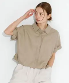 極美品✨　ベージュ❤️　麻　サニーレーベル　リネン混クロップドドルマンシャツのサムネイル