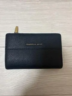本日限定CHARLES & KEITH 折り財布