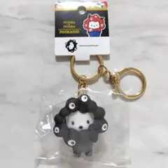 【新作】ポチャッコ　サンリオ ミャクミャク なりきり キーホルダー ブラック 黒