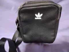 アディダス　adidas ショルダー　バッグ　皮革　訳あり