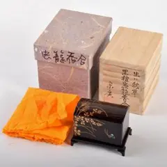 茶道具 黒柿 桔梗 四方香合 道場宗廣 作 共箱 螺鈿蒔絵装飾 内金地 Amazon.co.jp: ア153 『塗師 道場宗廣』作『秋草蒔絵 砧香合 共
