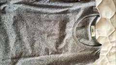 グレー クルーネック Tシャツ