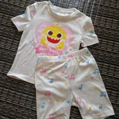 BABY SHARK 上下セット90のサムネイル