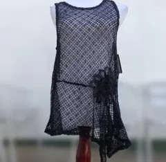 新品未使用　ブラック　黒　レースノースリーブチュニック　M~Lサイズ　花の刺繍