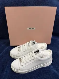 週末限定値下　miu miu ホワイト スニーカー 箱付き