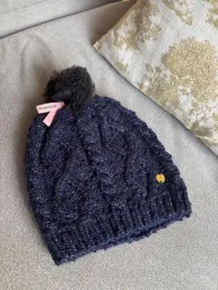 お値下げ中！ネイビー ケーブル編み ニット帽 ポンポン付き