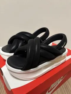 NIKE エアマックス　アイラ　ブラックのサムネイル